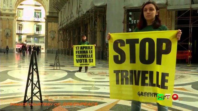 Referendum Trivelle del 17 Aprile: Climber di GREENPEACE in azione a Napoli – www.HTO.tv